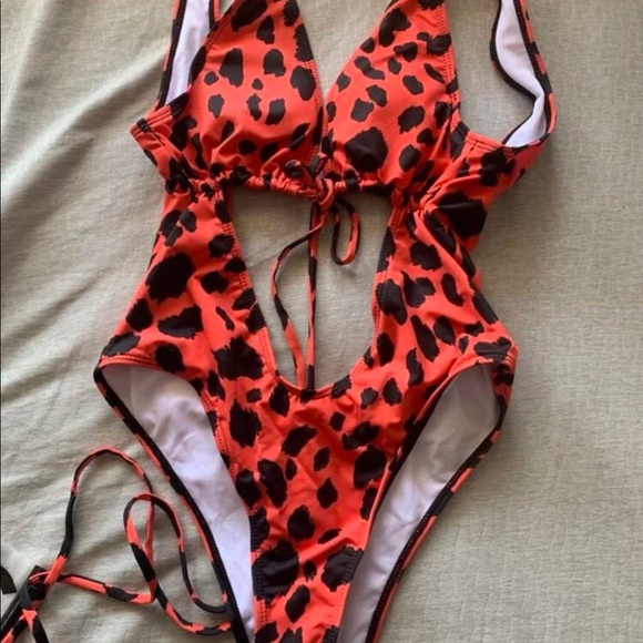 Red leopard one piece - Picture 3 of 3